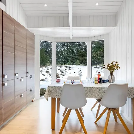 Antigona - 2-4km From The Sea By Interhome